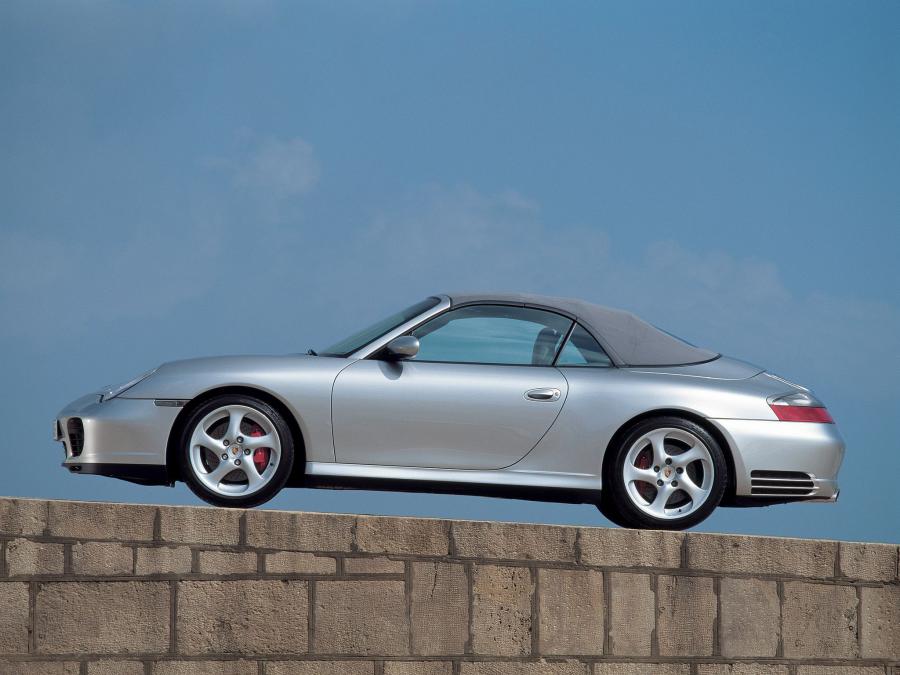  Porsche 911 Carrera 4S Cabriolet 2004 года  (фото 4 из 15)